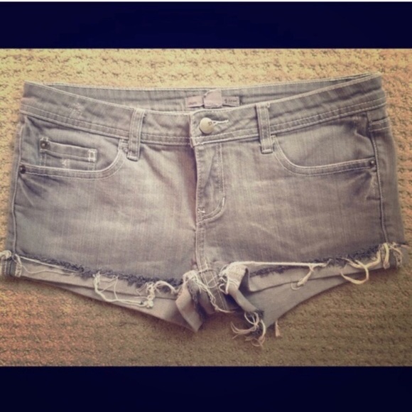 Forever 21 Grey Gray Distressed Shorts - Picture 3 of 5